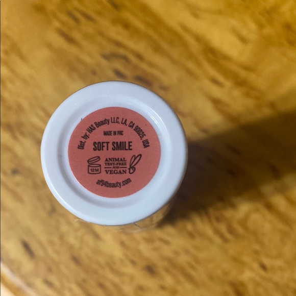 AF94 Soft Smile Multi-Use Cheek & Lip Color 0.28oz. - Picture 2 of 2